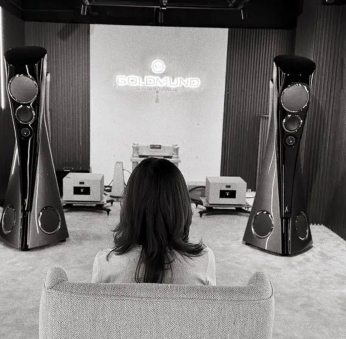 Private listening room for women leaders